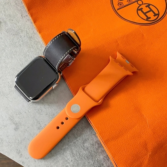 Hermes Apple Watch 37mm Series 4 Black - Picture 1 of 4
